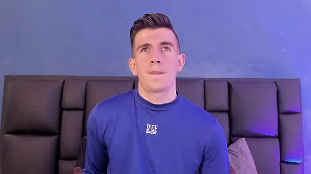 MikaelSlow online show from January 2026 04:28:02 AM