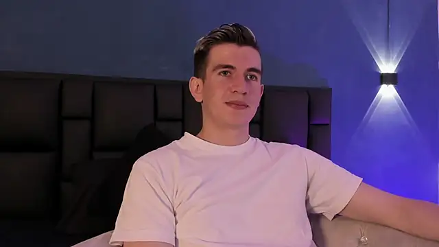 MikaelSlow online show from February 2026 03:44:01 AM