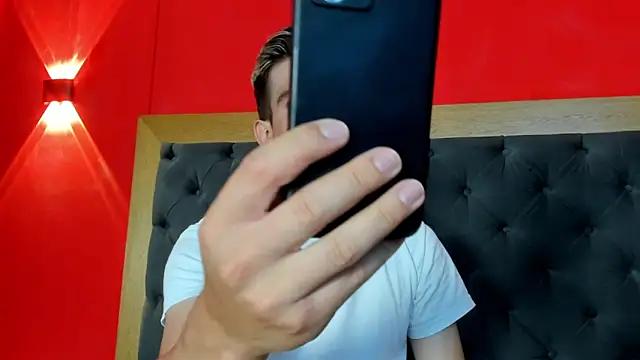 MikaelSlow online show from February 2026 12:26:01 AM