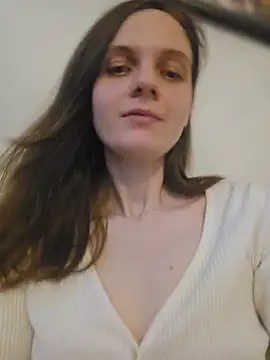 Snapshot of EllieDay chatting on May 2026 07:22:02 PM EllieDay online show from May 2026 07:22:02 PM