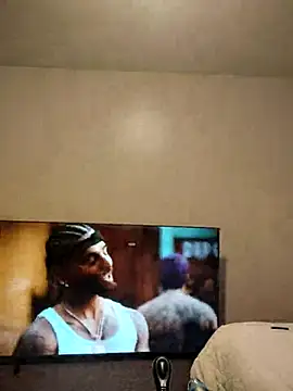 Snapshot of Oviedo174 chatting on March 2026 12:00:01 PM Oviedo174 online show from March 2026 12:00:01 PM