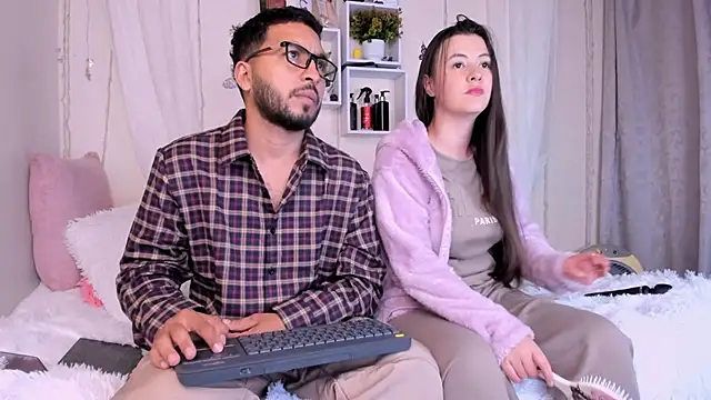 Idara and Edahi01 online show from March 2025 11:42:01 PM