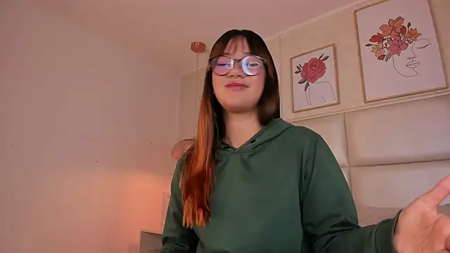 Snapshot of Aily_Yozuko chatting on October 2025 02:48:02 AM Aily Yozuko online show from October 2025 02:48:02 AM