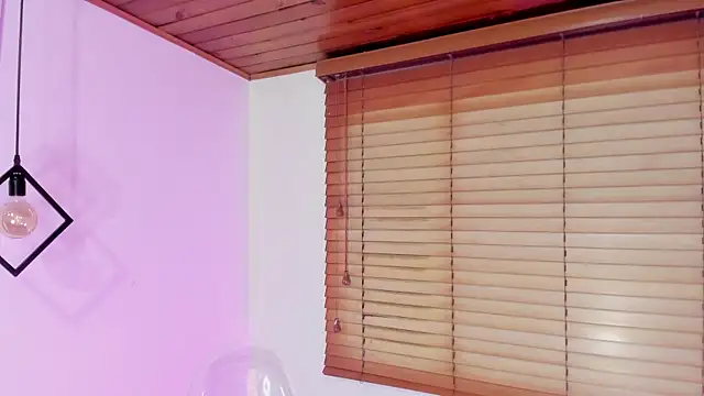 GENNESIS LOVE online show from December 2025 04:10:02 AM