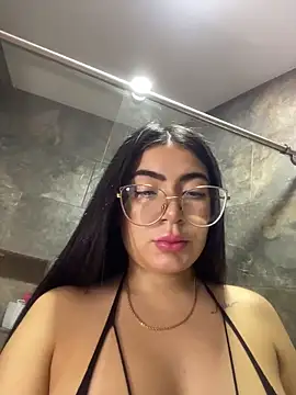 Mia 222 online show from May 2026 11:26:02 AM