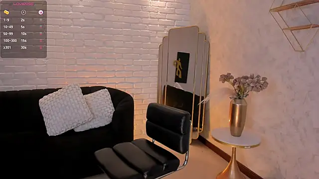 Snapshot of MarianneLane chatting on February 2025 04:47:01 PM MarianneLane online show from February 2025 04:47:01 PM