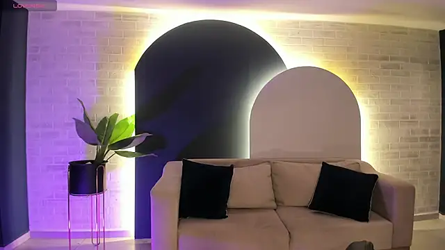 DonnaStonne online show from September 2025 03:32:01 AM