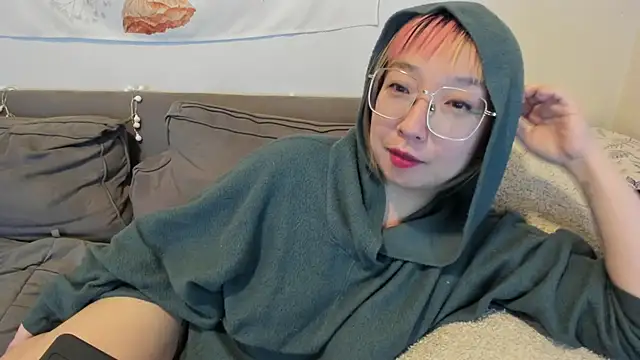 Snapshot of luxgray chatting on December 2024 02:19:02 AM luxgray online show from December 2024 02:19:02 AM