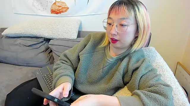 Snapshot of luxgray chatting on February 2025 09:25:02 PM luxgray online show from February 2025 09:25:02 PM