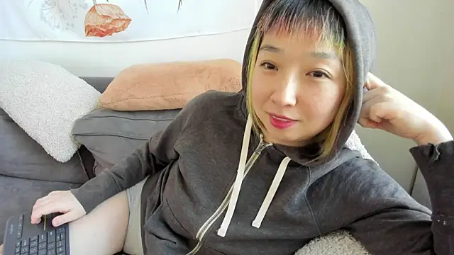 Snapshot of luxgray chatting on February 2025 07:38:02 PM luxgray online show from February 2025 07:38:02 PM