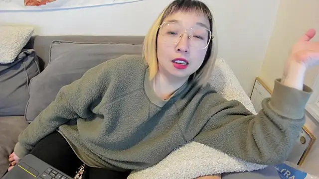 Snapshot of luxgray chatting on March 2025 11:05:02 PM luxgray online show from March 2025 11:05:02 PM