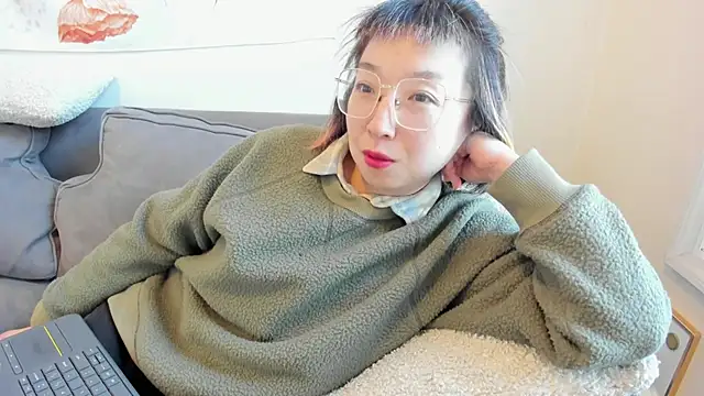 Snapshot of luxgray chatting on March 2025 08:01:02 PM luxgray online show from March 2025 08:01:02 PM