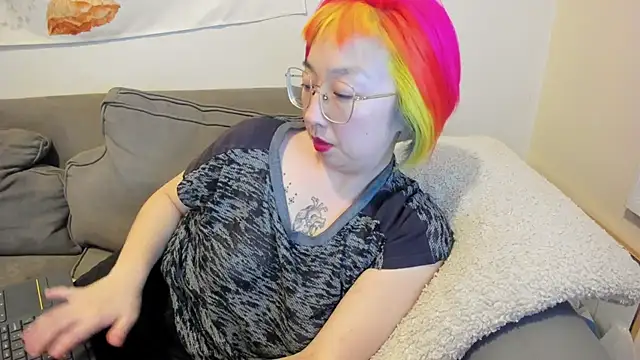 Snapshot of luxgray chatting on March 2025 12:27:02 AM luxgray online show from March 2025 12:27:02 AM