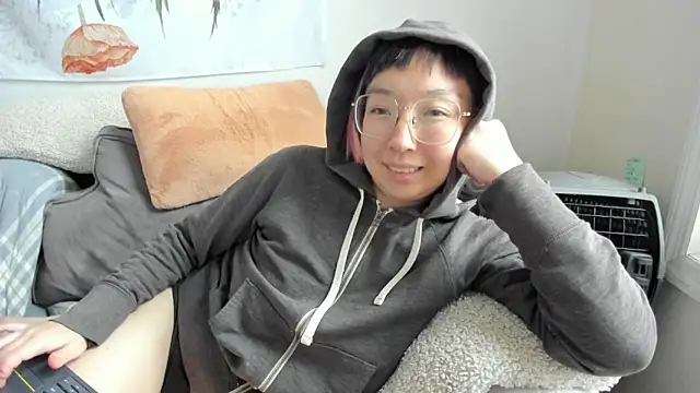 Snapshot of luxgray chatting on December 2025 08:13:01 PM luxgray online show from December 2025 08:13:01 PM