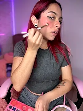 Snapshot of YovngBaby chatting on October 2025 12:58:01 AM YovngBaby online show from October 2025 12:58:01 AM