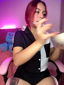 Snapshot of YovngBaby chatting on October 2025 02:12:01 AM YovngBaby online show from October 2025 02:12:01 AM