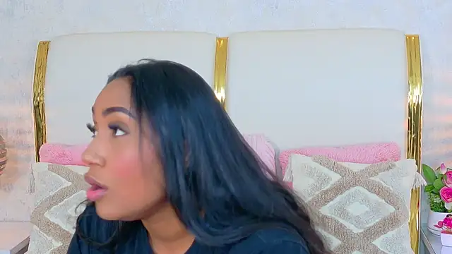 NaiomyLanes online show from May 2026 01:07:01 PM