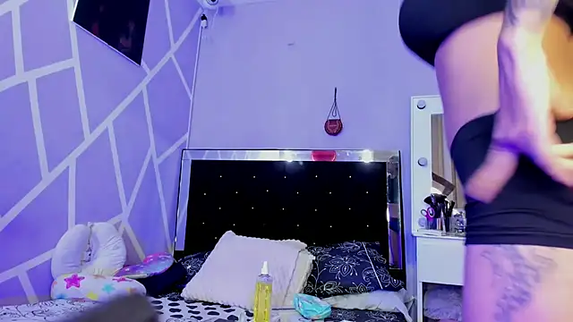 Snapshot of Laizasamantha2 chatting on February 2026 07:24:02 PM Laizasamantha2 online show from February 2026 07:24:02 PM