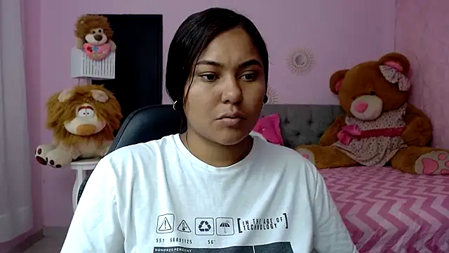 Snapshot of ariel_milk chatting on December 2025 07:10:02 PM ariel milk online show from December 2025 07:10:02 PM