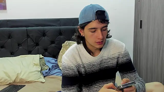 alex connorr online show from December 2024 12:44:02 AM