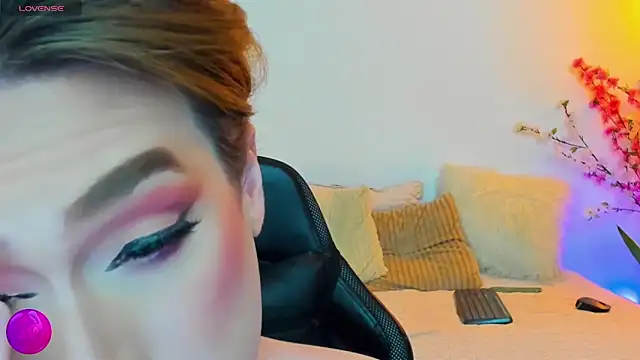 Snapshot of mike_blossom chatting on March 2026 01:38:01 PM mike blossom online show from March 2026 01:38:01 PM