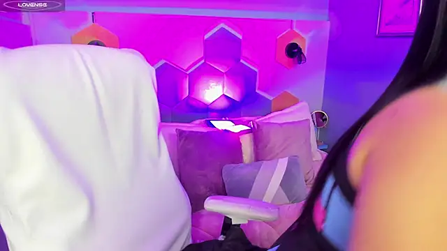 Snapshot of Hanna__Becker_ chatting on January 2025 03:54:02 AM Hanna Becker online show from January 2025 03:54:02 AM