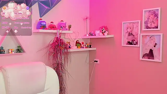 Hanna  Becker  online show from February 2026 09:33:02 PM