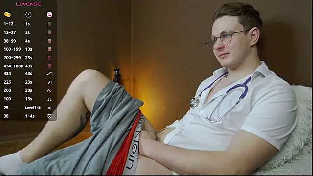 Snapshot of charlie_smiley chatting on December 2024 07:14:01 PM charlie smiley online show from December 2024 07:14:01 PM