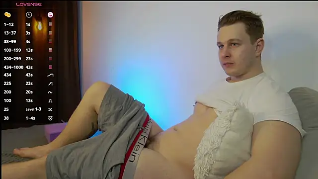 Snapshot of charlie_smiley chatting on February 2025 04:50:02 AM charlie smiley online show from February 2025 04:50:02 AM