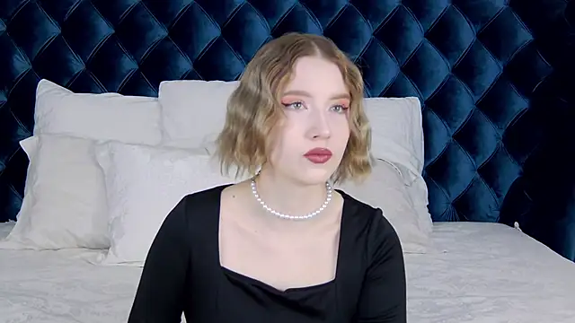 LiliLinn online show from January 2025 04:47:01 AM