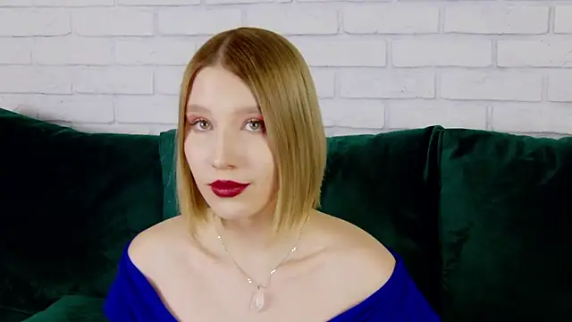 LiliLinn online show from February 2025 11:21:02 AM