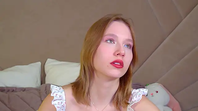 LiliLinn online show from January 2026 04:49:02 AM