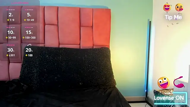 NinaInk online show from March 2025 03:48:01 PM