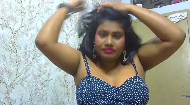 Snapshot of sexy_roma chatting on January 2025 03:43:01 PM sexy roma online show from January 2025 03:43:01 PM