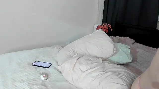 Snapshot of elliemintlover chatting on December 2024 05:58:02 PM elliemintlover online show from December 2024 05:58:02 PM