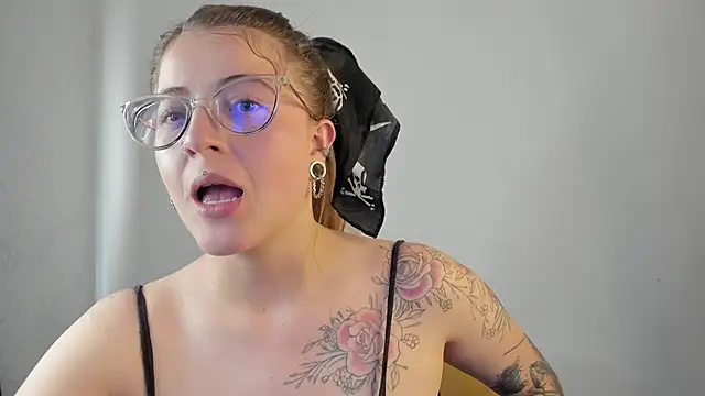 Snapshot of tekila__ chatting on February 2025 09:10:01 PM tekila online show from February 2025 09:10:01 PM