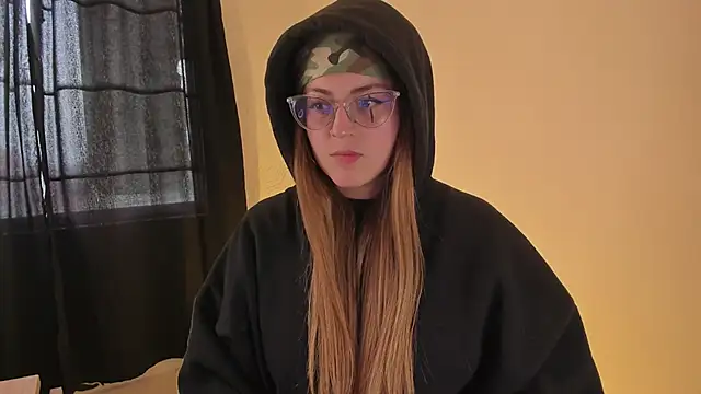 Snapshot of tekila__ chatting on March 2025 08:44:02 PM tekila online show from March 2025 08:44:02 PM