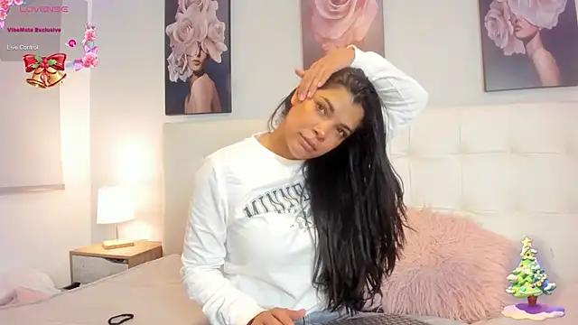 Snapshot of Sweetdreamses_ chatting on December 2024 12:23:02 PM Sweetdreamses online show from December 2024 12:23:02 PM