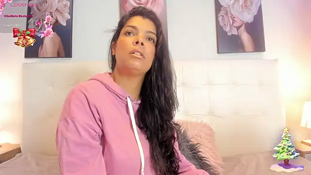 Snapshot of Sweetdreamses_ chatting on December 2024 12:24:01 PM Sweetdreamses online show from December 2024 12:24:01 PM