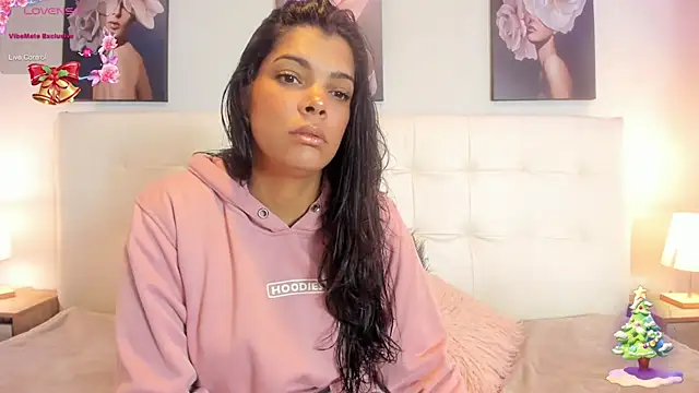 Snapshot of Sweetdreamses_ chatting on December 2024 12:23:02 PM Sweetdreamses online show from December 2024 12:23:02 PM