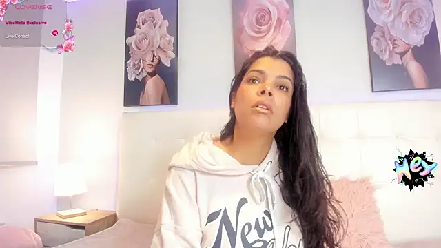 Snapshot of Sweetdreamses_ chatting on February 2025 12:25:02 PM Sweetdreamses online show from February 2025 12:25:02 PM