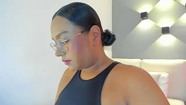 ellamontoya online show from September 2025 12:49:02 PM