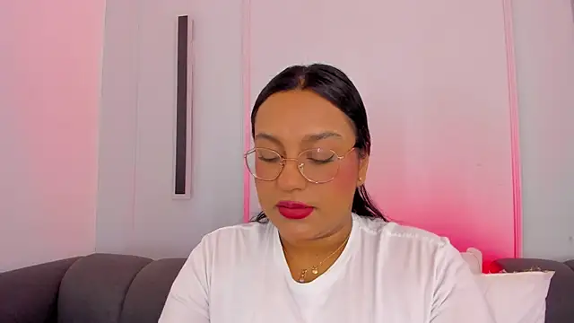 ellamontoya online show from November 2025 12:29:02 PM