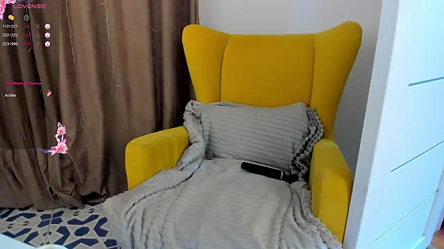 Snapshot of miissblonde chatting on November 2025 03:29:02 AM miissblonde online show from November 2025 03:29:02 AM