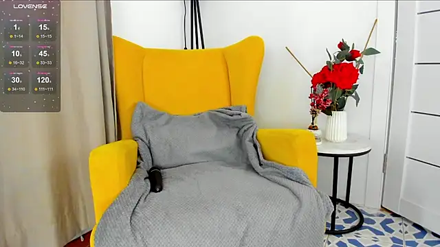 Snapshot of miissblonde chatting on December 2025 02:30:02 AM miissblonde online show from December 2025 02:30:02 AM