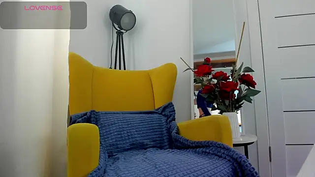 Snapshot of miissblonde chatting on April 2026 01:55:01 AM miissblonde online show from April 2026 01:55:01 AM