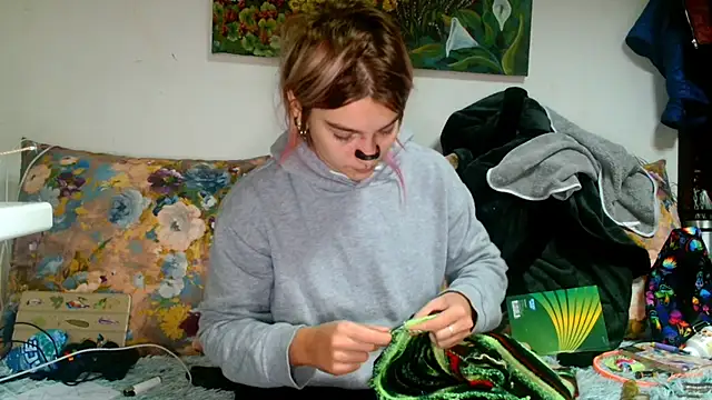 Sophie Bell online show from October 2025 02:16:01 PM