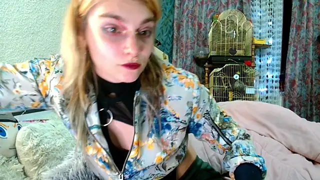 Snapshot of Sophie_Bell chatting on May 2026 06:59:01 PM Sophie Bell online show from May 2026 06:59:01 PM