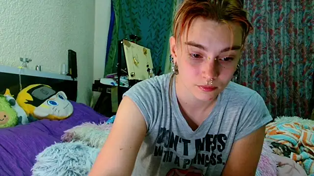Snapshot of Sophie_Bell chatting on May 2026 08:58:01 PM Sophie Bell online show from May 2026 08:58:01 PM