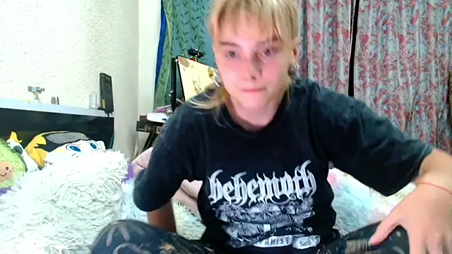 Snapshot of Sophie_Bell chatting on May 2026 08:37:01 PM Sophie Bell online show from May 2026 08:37:01 PM